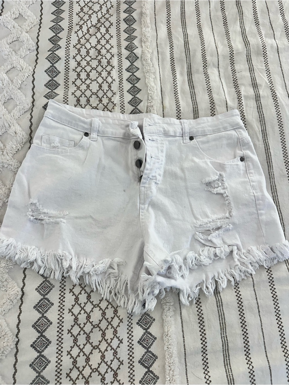 White Distressed Fringe Hem Women's Shorts